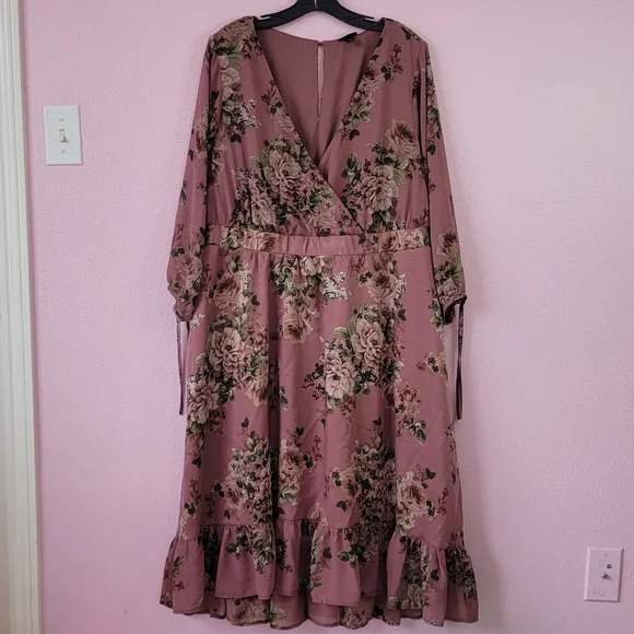 TORRID MIDI CHIFFON SURPLICE DRESS/ 2X. - Picture 5 of 13